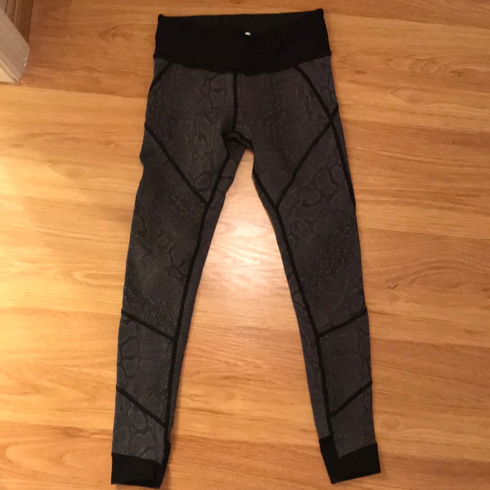 Vimmia snakeskin leggings